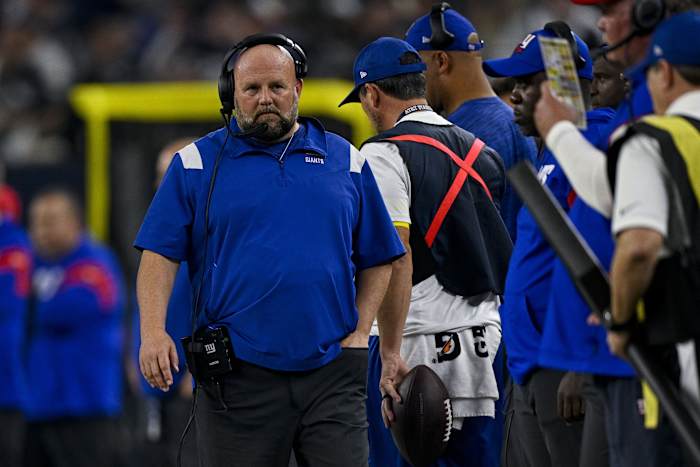 Nov 24, 2022; Arlington, Texas, USA; New York Giants head coach Brian Daboll walks the sideline during the second half of the game between the Dallas Cowboys and the Giants at AT&T Stadium.